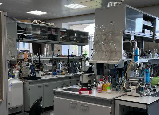 Interchimin Lab laboratory bench and instruments